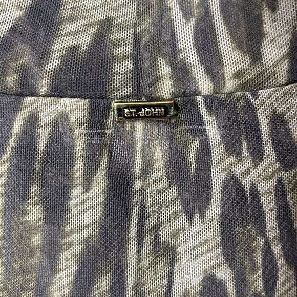 St. John Sport snake Print sheer Top, green, mock turtleneck, large - Picture 4 of 4